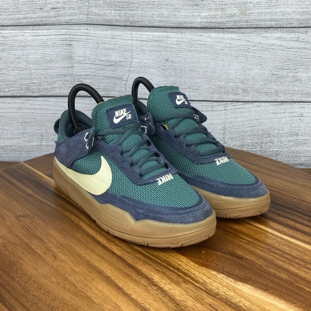 Nike SB Day One Blue Green Gum Light Brown Alabaster Shoe FN4210-401 Youth 3.5